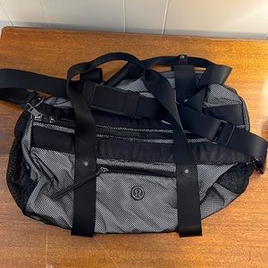Lulu lemon reflective gym bag